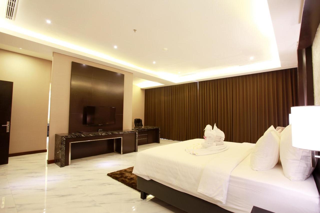Grand Karlita Hotel Purwokerto Εξωτερικό φωτογραφία