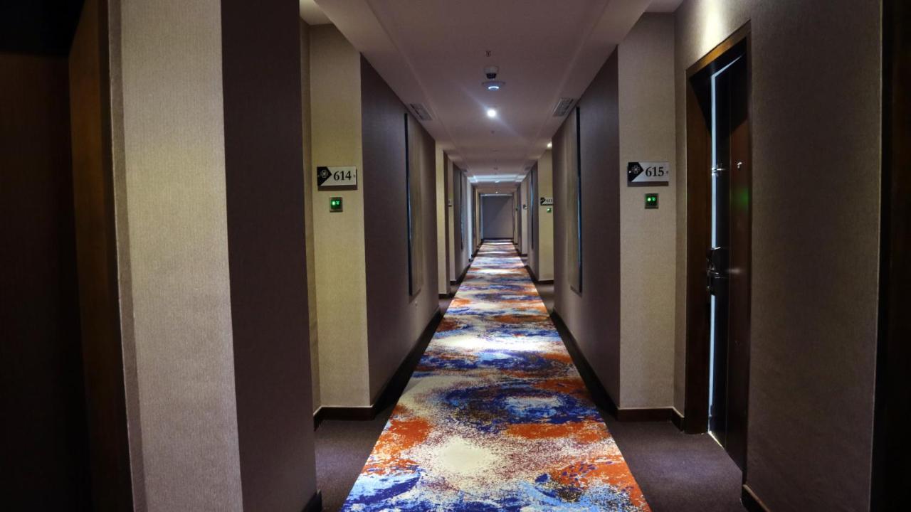 Grand Karlita Hotel Purwokerto Εξωτερικό φωτογραφία