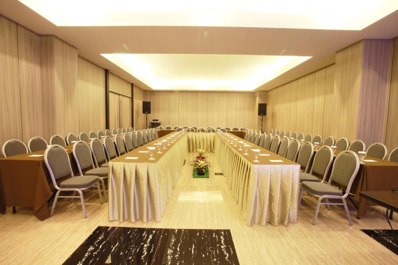 Grand Karlita Hotel Purwokerto Εξωτερικό φωτογραφία