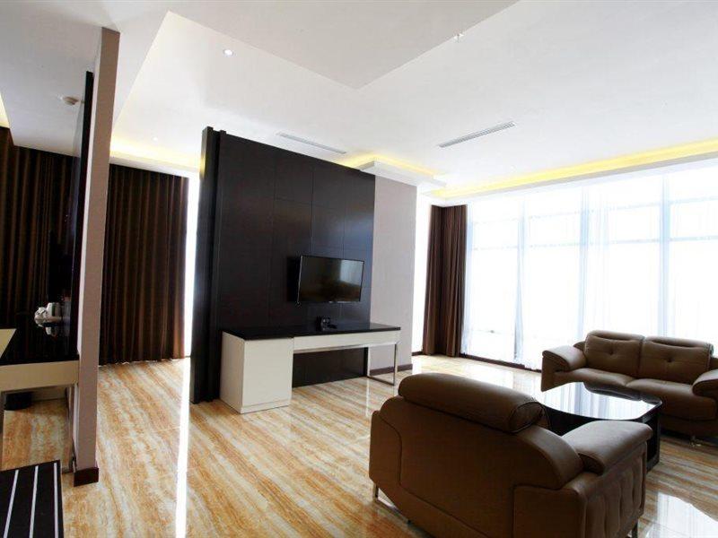Grand Karlita Hotel Purwokerto Εξωτερικό φωτογραφία